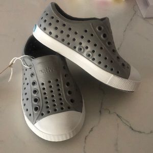 Native Grey Sz C5 NWT